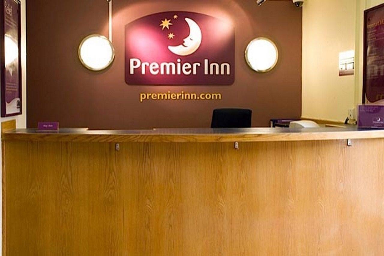 Premier Inn London イルフォード エクステリア 写真